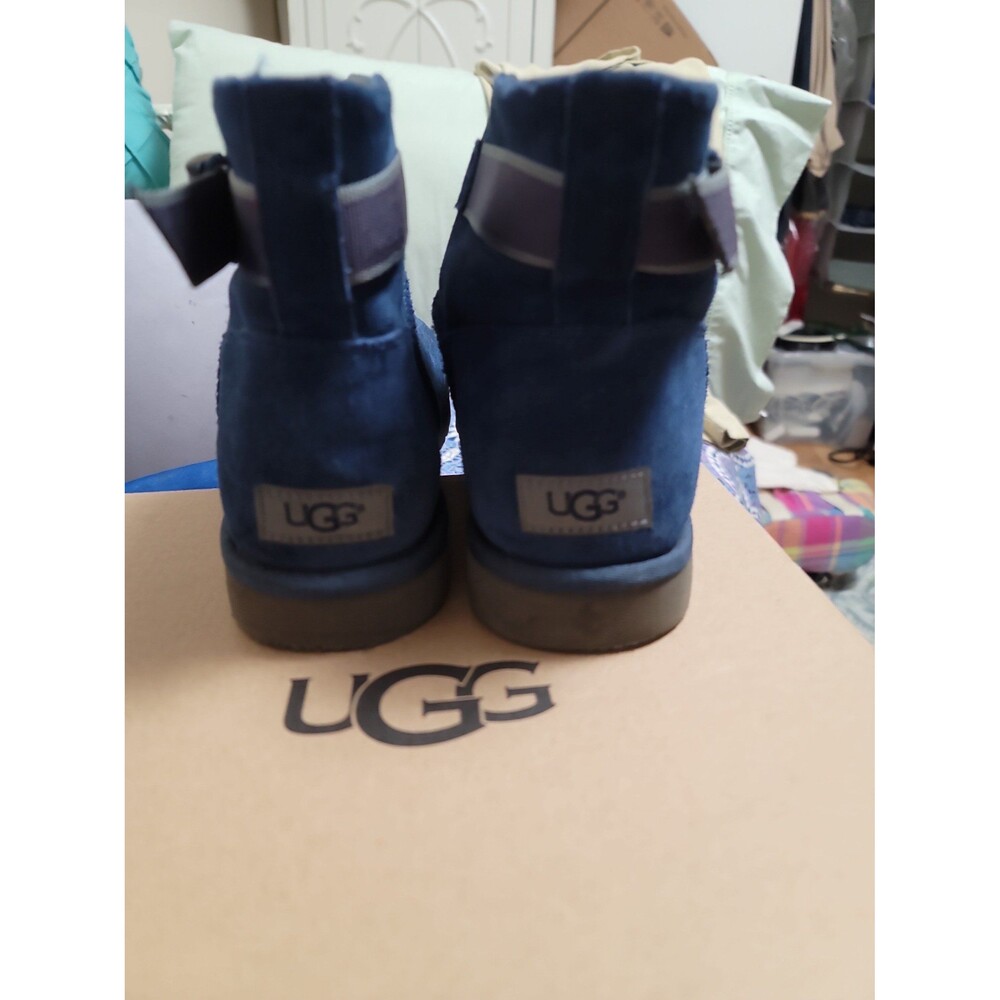 UGG